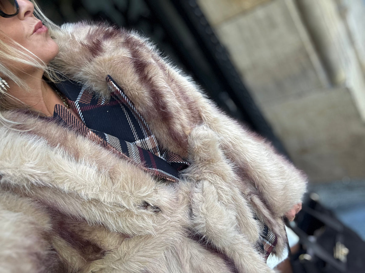 TE. necessito| casaco