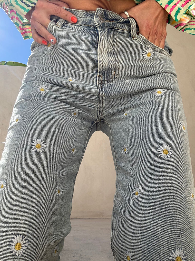 Éden Malmequer  | calças jeans