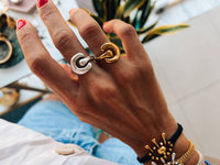 Anel martelado artístico em prata 925 e ouro 24k