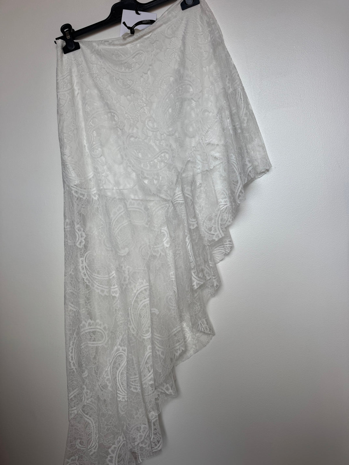 Lace city | saia assimétrica