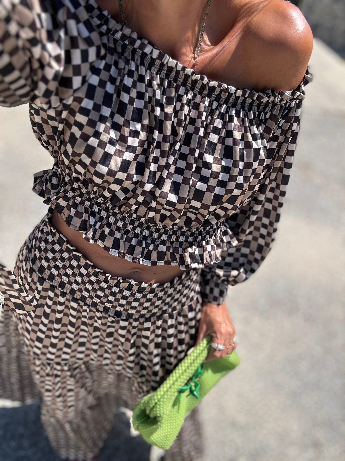 Monday  | top e saia