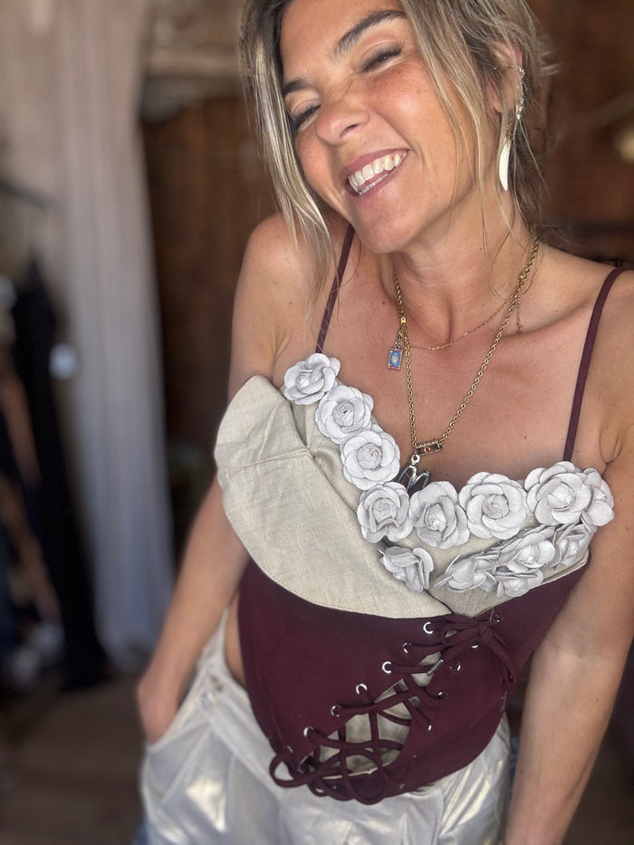 Belle |  top corpete