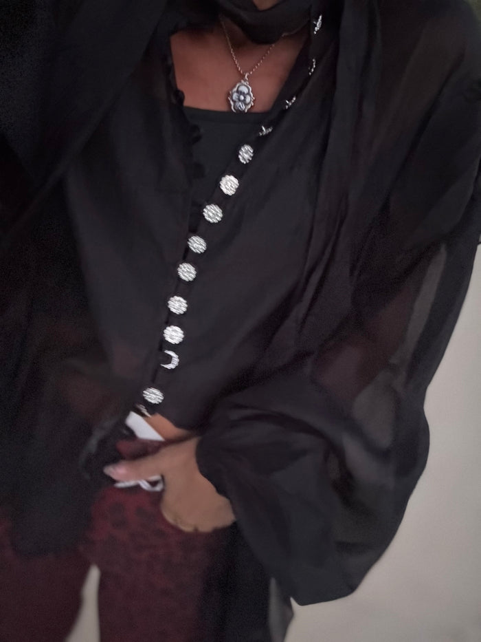 Camisa folhos e brilho