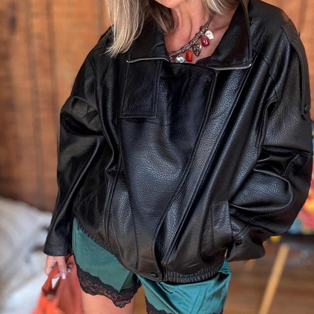 All In black | Casaco Bomber
