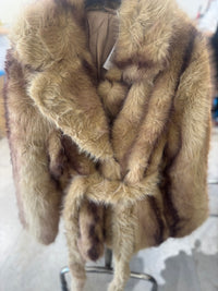 TE. necessito| casaco