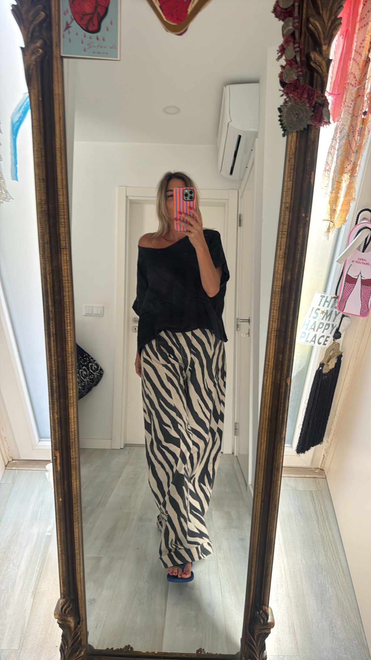 Black line  | top