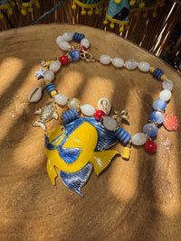 Fish azul e amarelo|  colar
