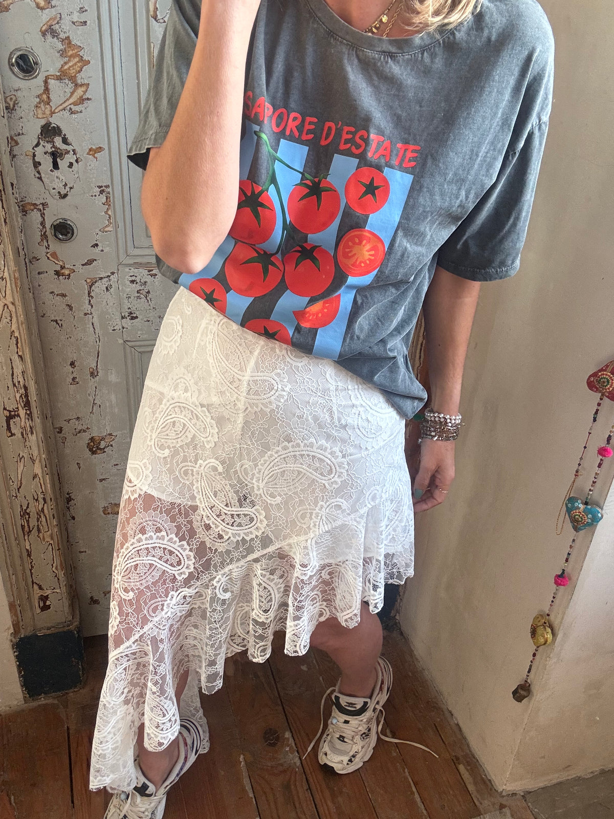 Lace city | saia assimétrica