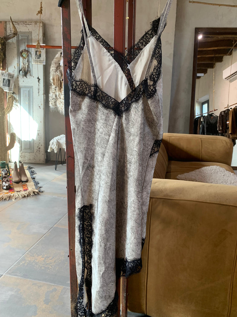 Lush  | Vestido